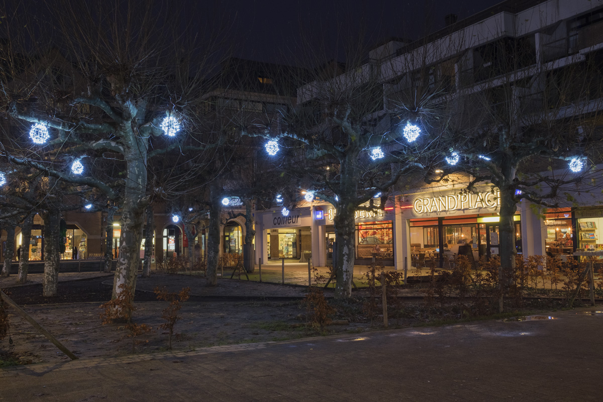 Noël : la grand-place de Louvain-la-neuve