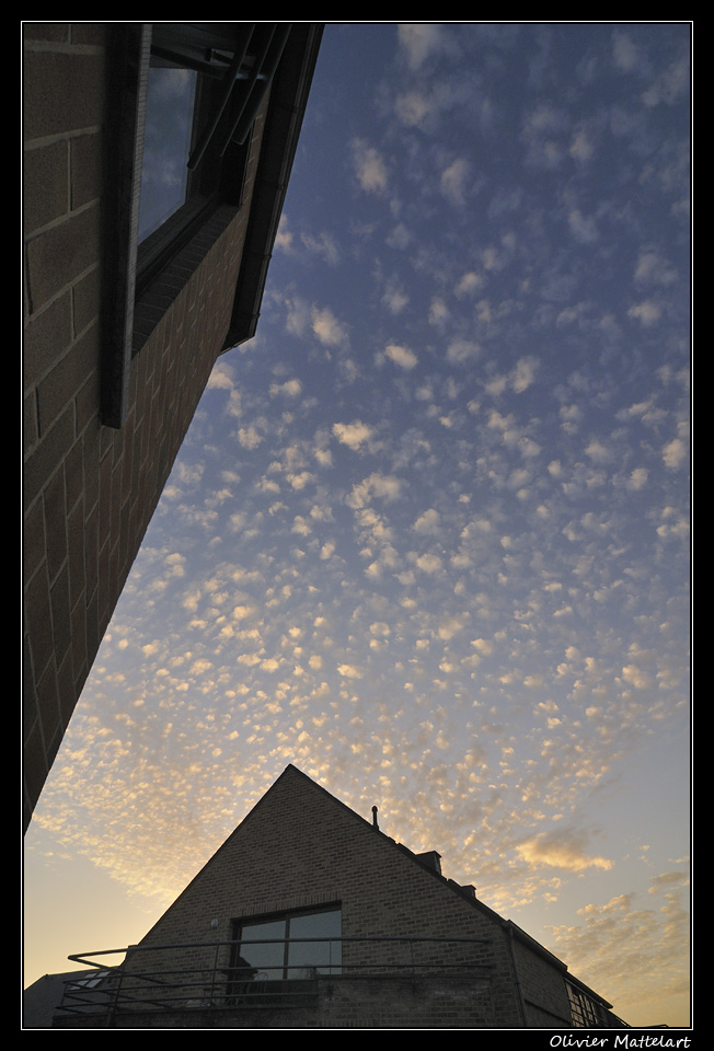 Louvain-la-neuve : nuages moutonneux